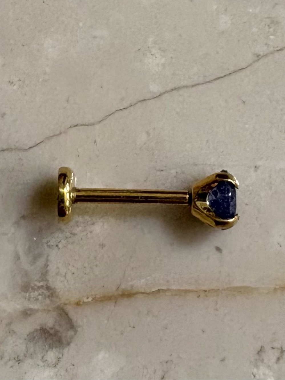 Maison Miru Single Sapphire Stud Earring in gold. - Picture 4 of 6
